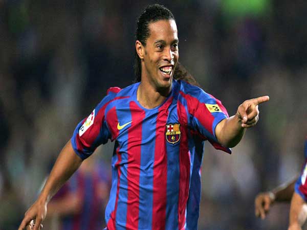 Ronaldinho - Cầu thủ nhiều fan nhất thế giới